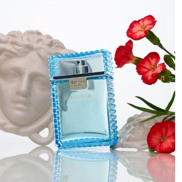 Versace Man Eau De Toilette Natural Spray - Picture 3 of 6